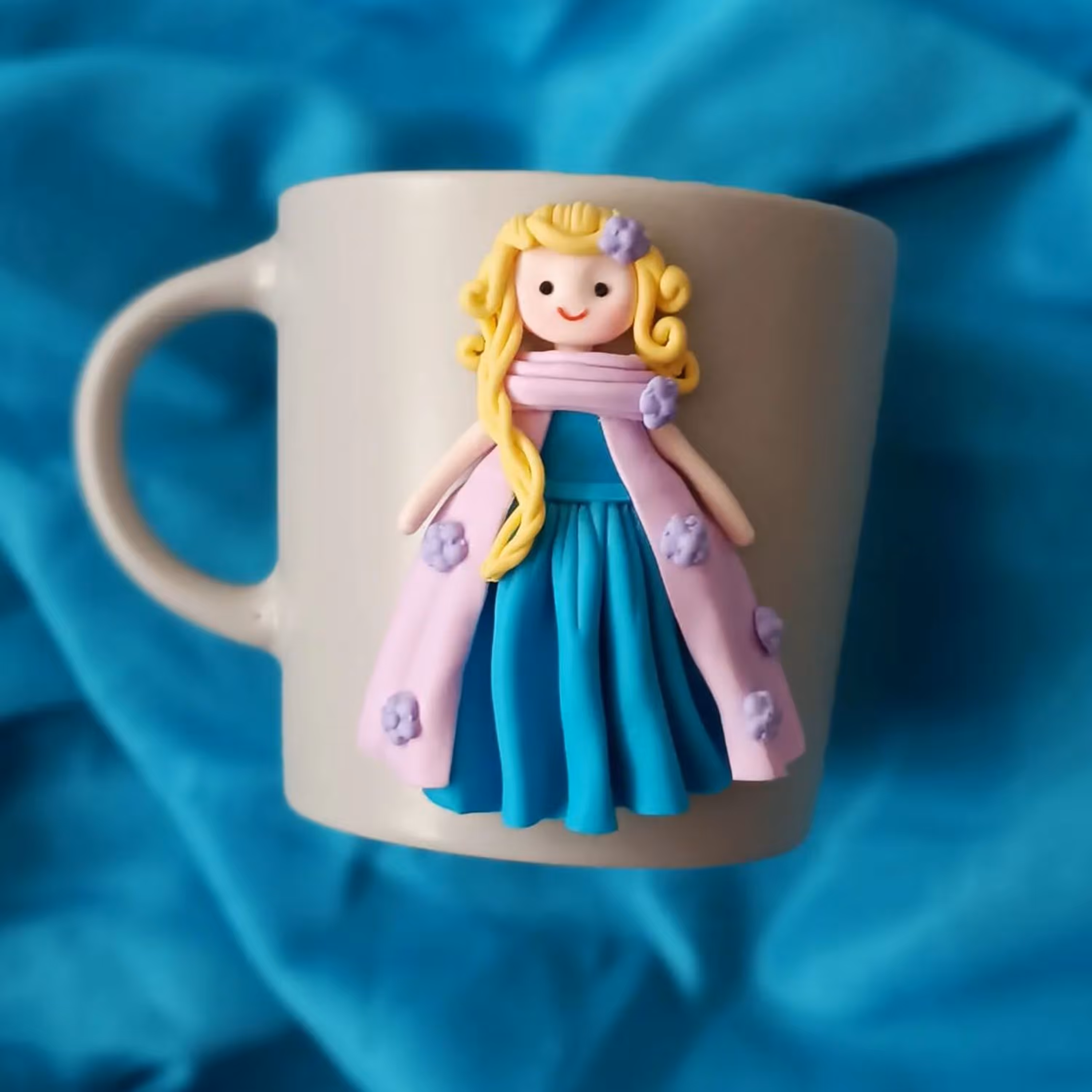 ماگ عروسکی السا خانم 2