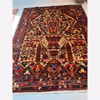 فرش دستباف بختیار نقش گلدانی /ارسال پسکرایه