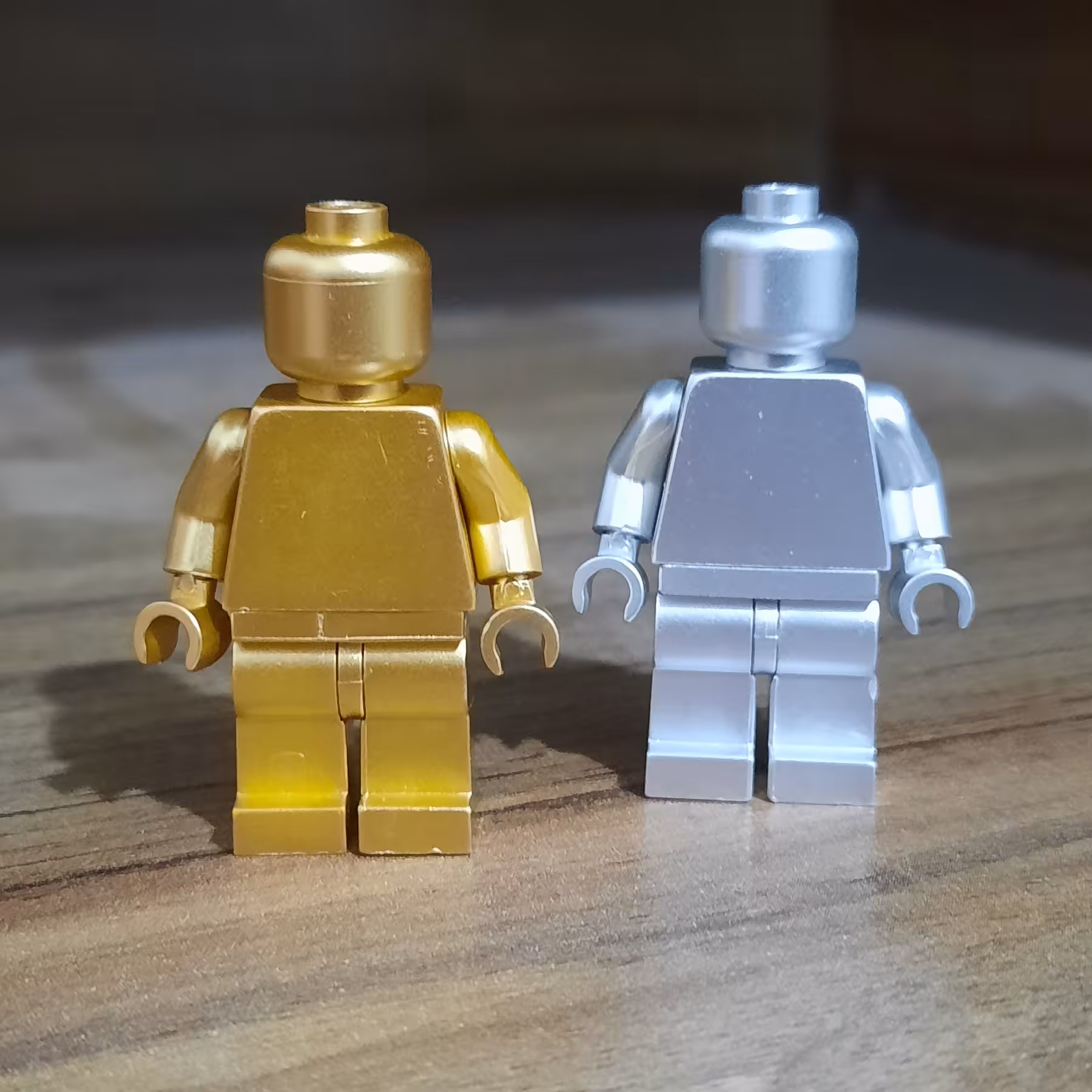 پک دوتایی لگو آدمک طلایی و نقره ای