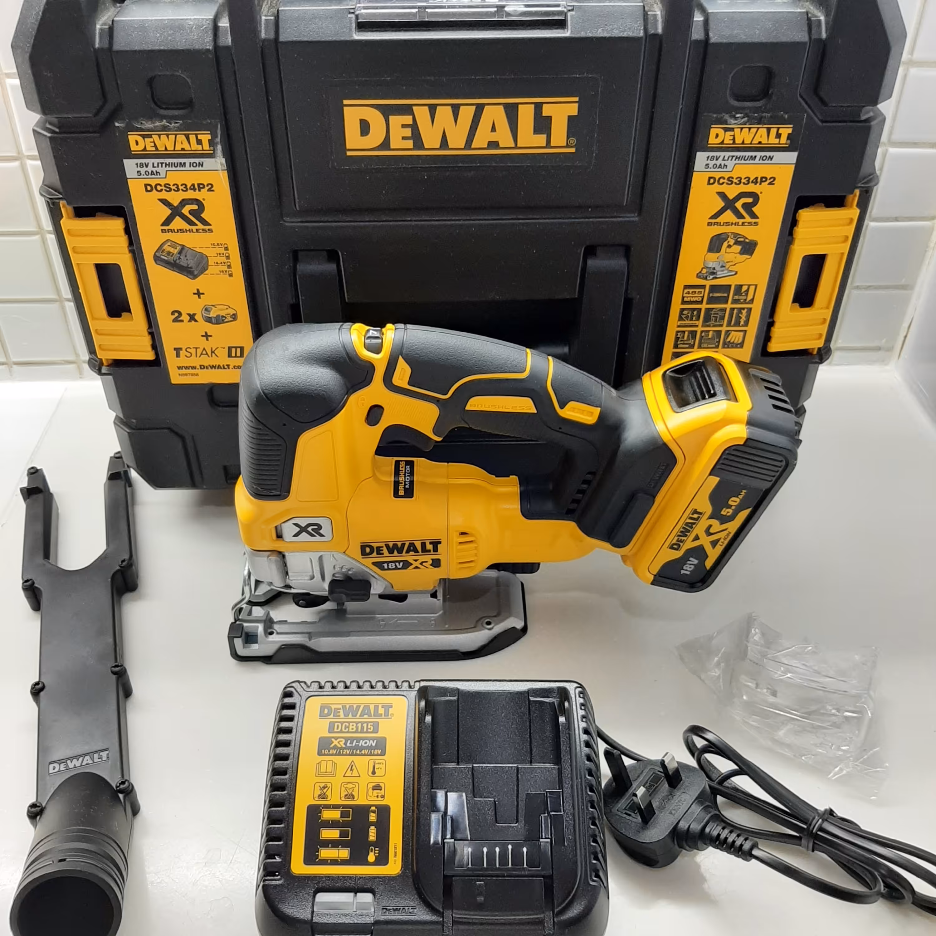 اره عمودبر شارژی دیوالت مدل dcs334 ست تک باتری