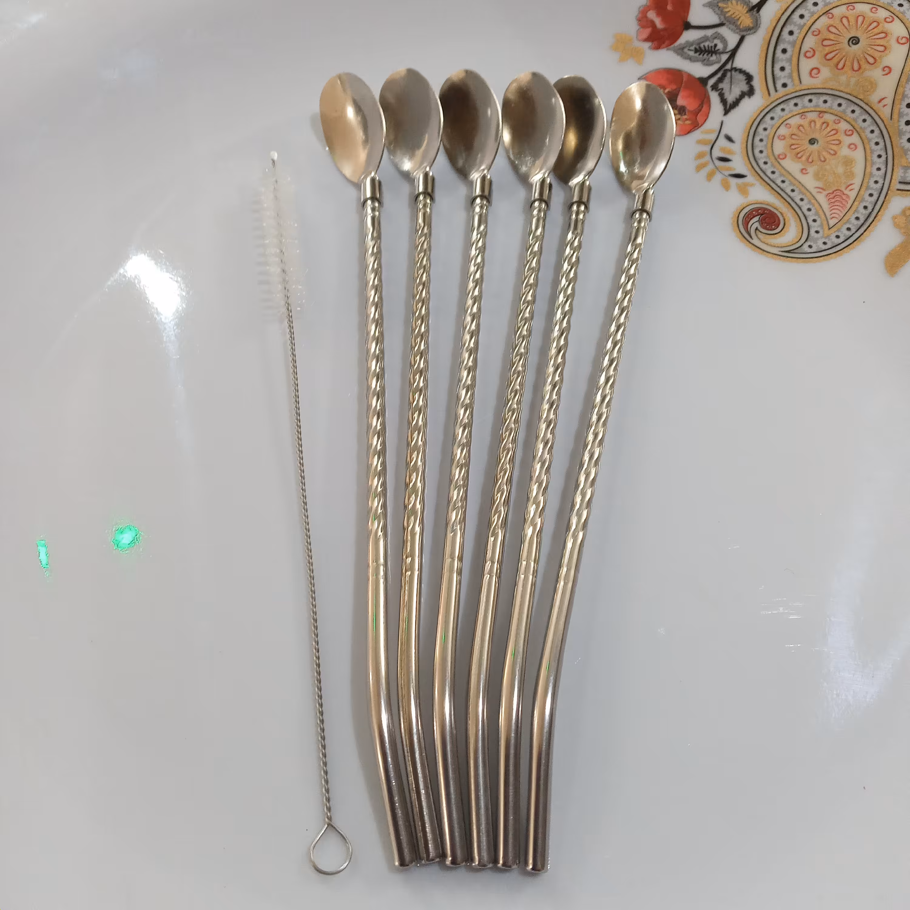 قاشق نی دار استیل شربت خوری شربت و نوشیدنی 6 عددی همراه فرچه (قاشق شربت خوری نی دار استیل ) 