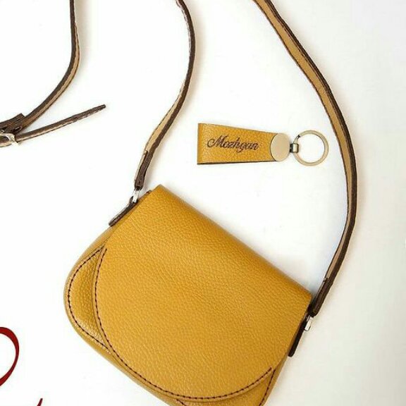 کیف دوشی زنانه چرم طبیعی ابعاد 19*13 سانت