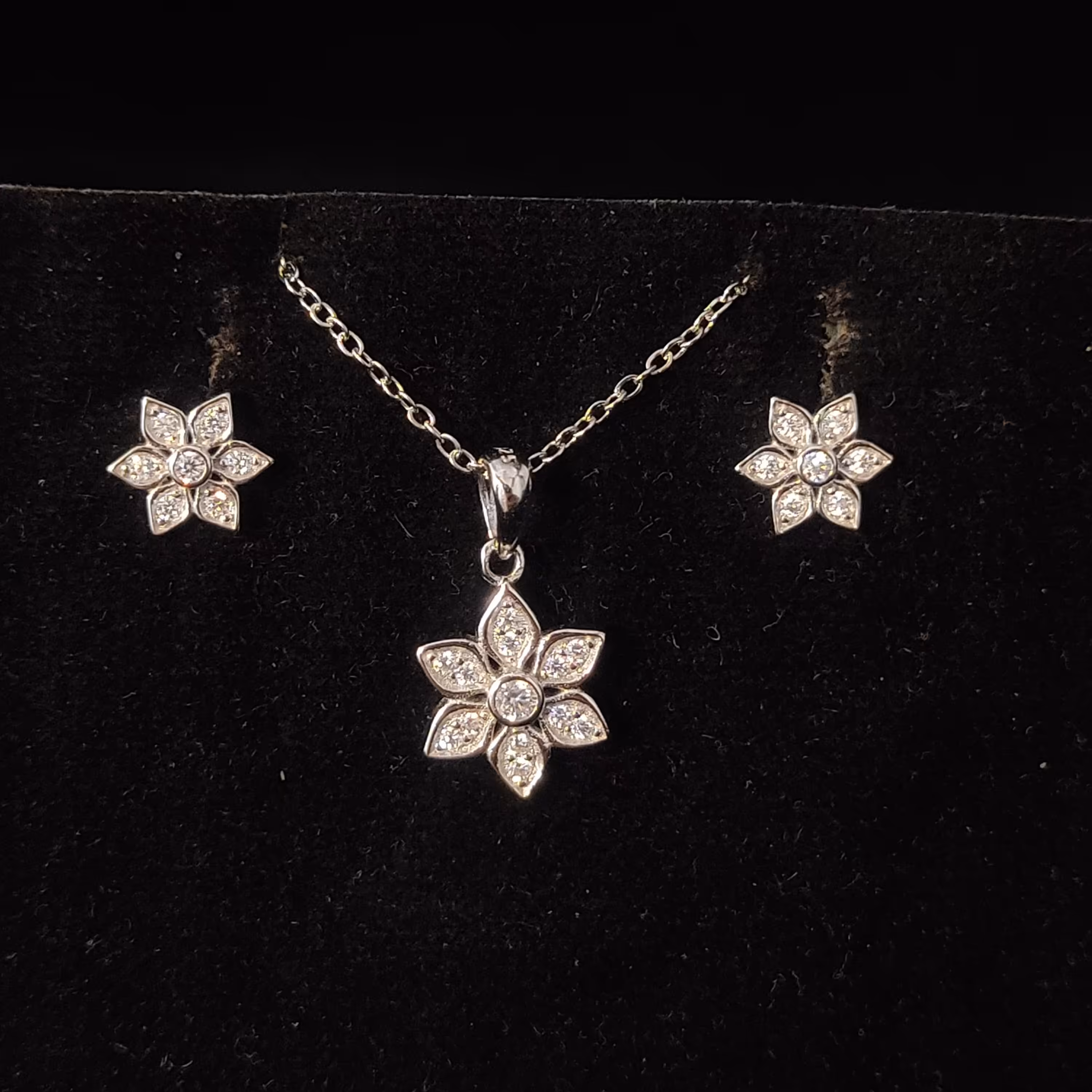 نیم ست نقره خارجی مدل گل شش پر