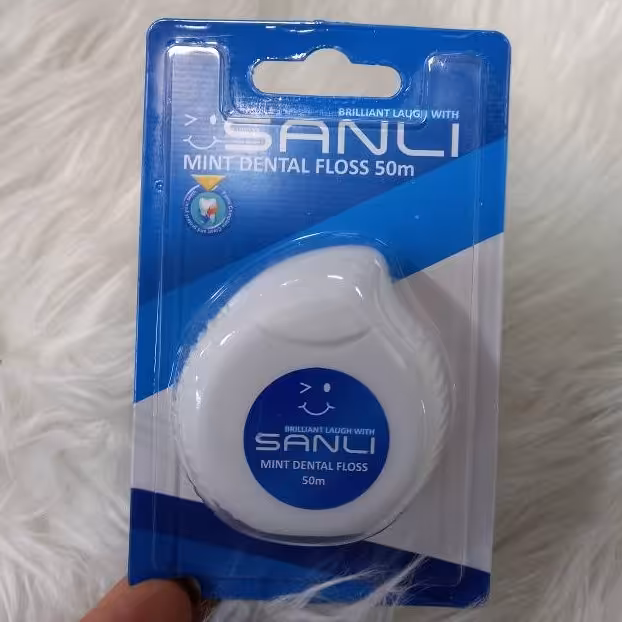 نخ دندان در بهداشت دهان و دندان در پلاسکو دهقان 