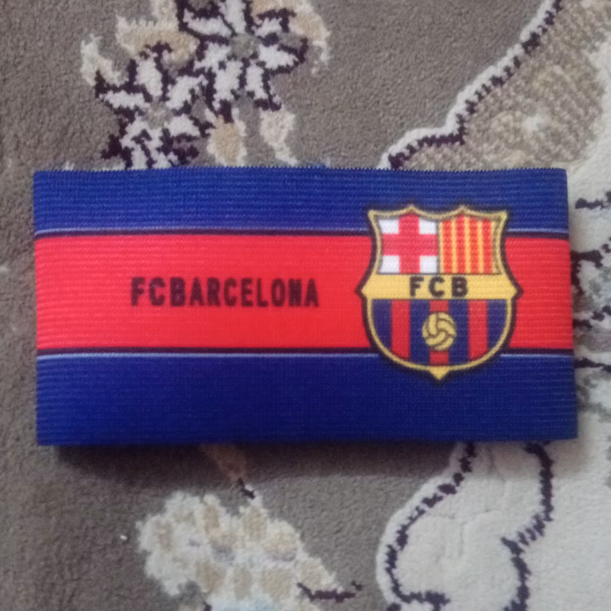 بازوبند کاپیتانی بارسلونا