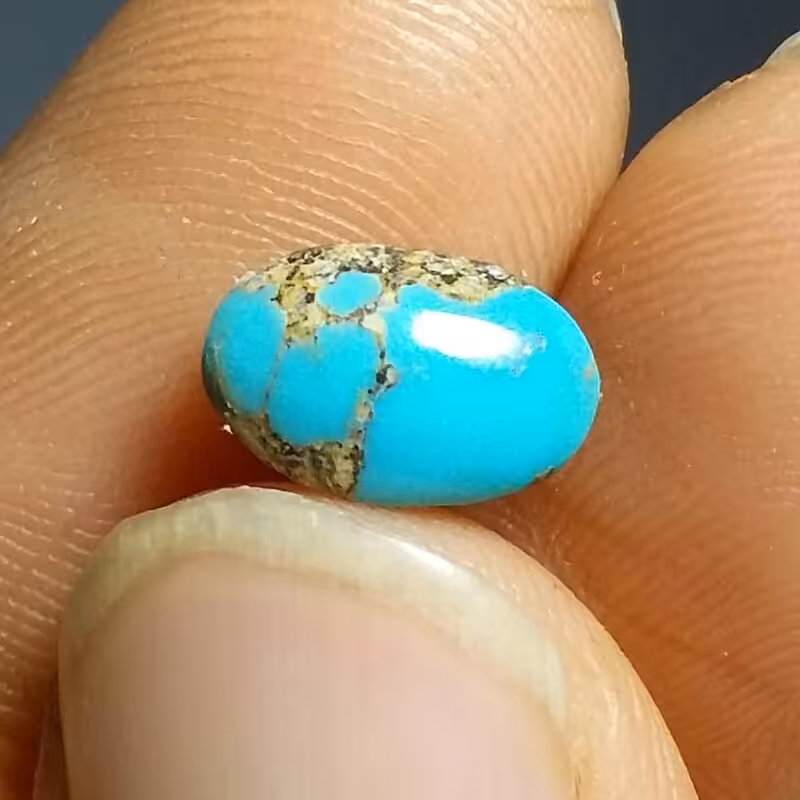 نگین فیروزه اصل نیشابور آبی تراش بیضی بسیار زیبا و چشم نواز و فاخر کد 10998