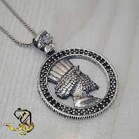 گردنی نقره 925 عیار طرح هخامنشی 
با زنجیر نقره 55 سانتی 
وزن حدودی 12 گرم