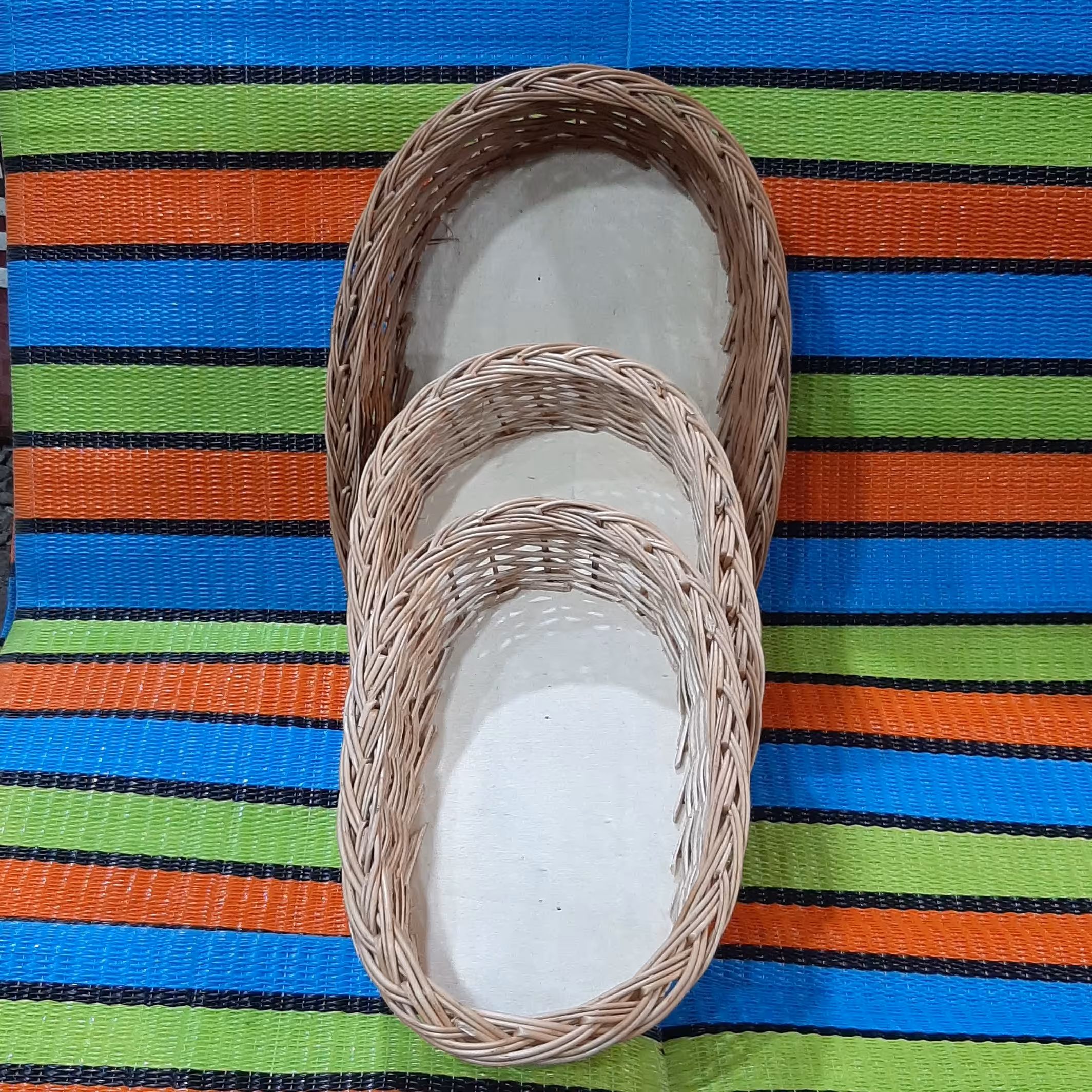 سبد مروار بیضی سه تیکه  بافته شده از چوب 