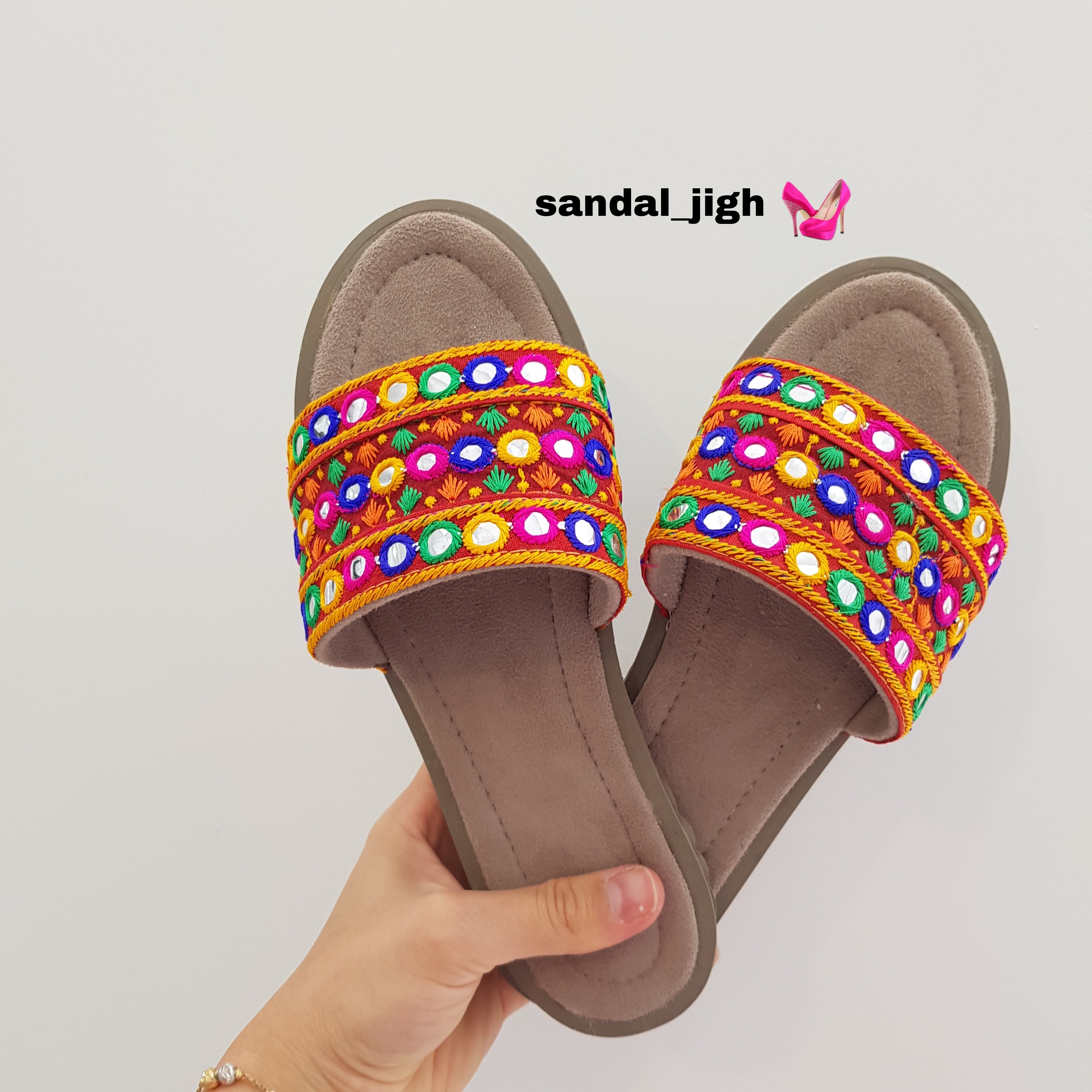 صندل زنانه سوزندوزی روفرشی قرمز سنتی