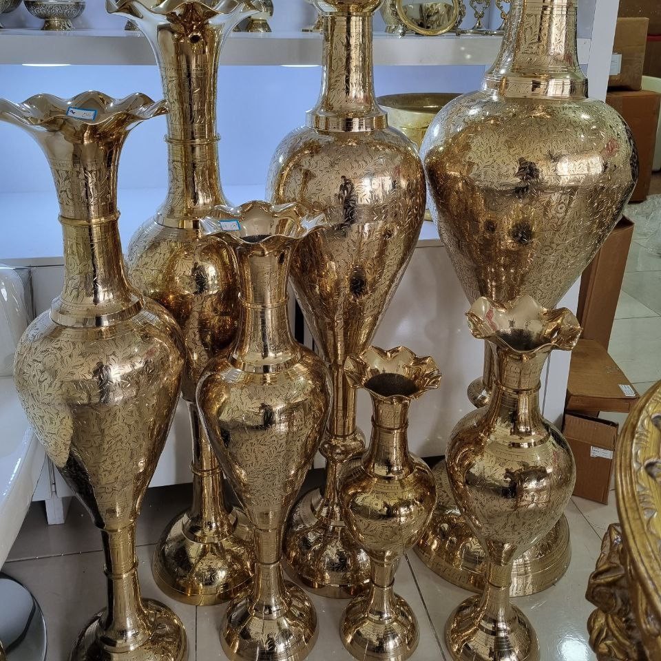 گلدان برنزی