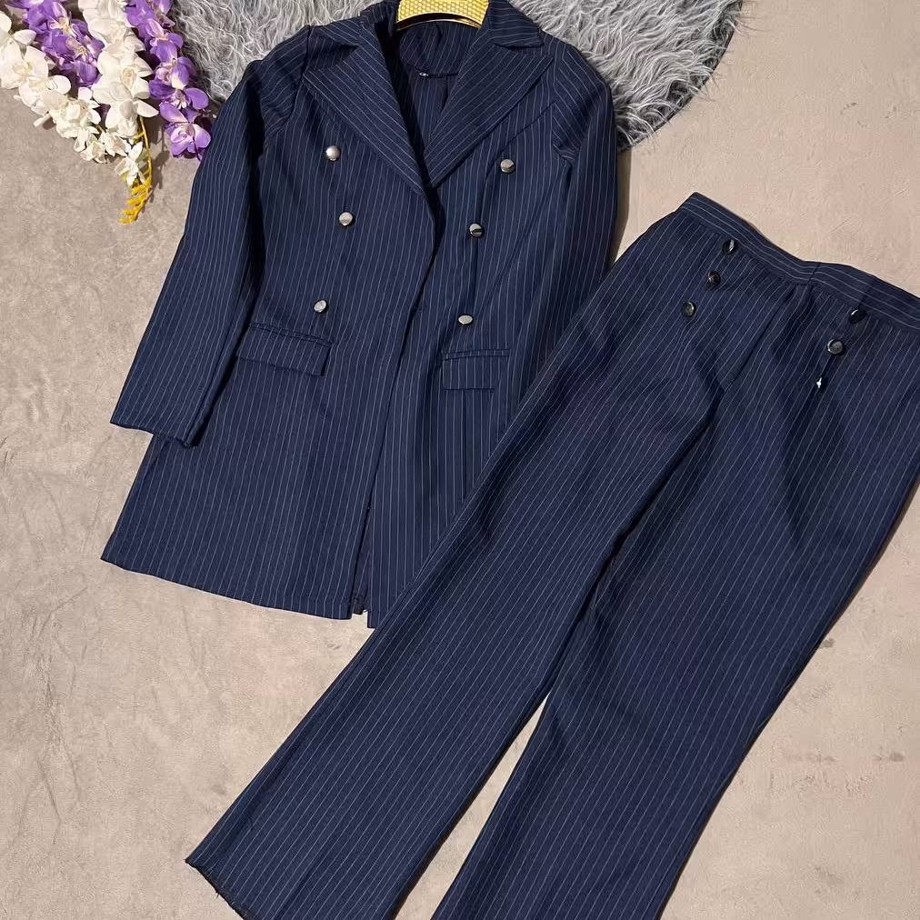 کت شلوار بسیار شیک 