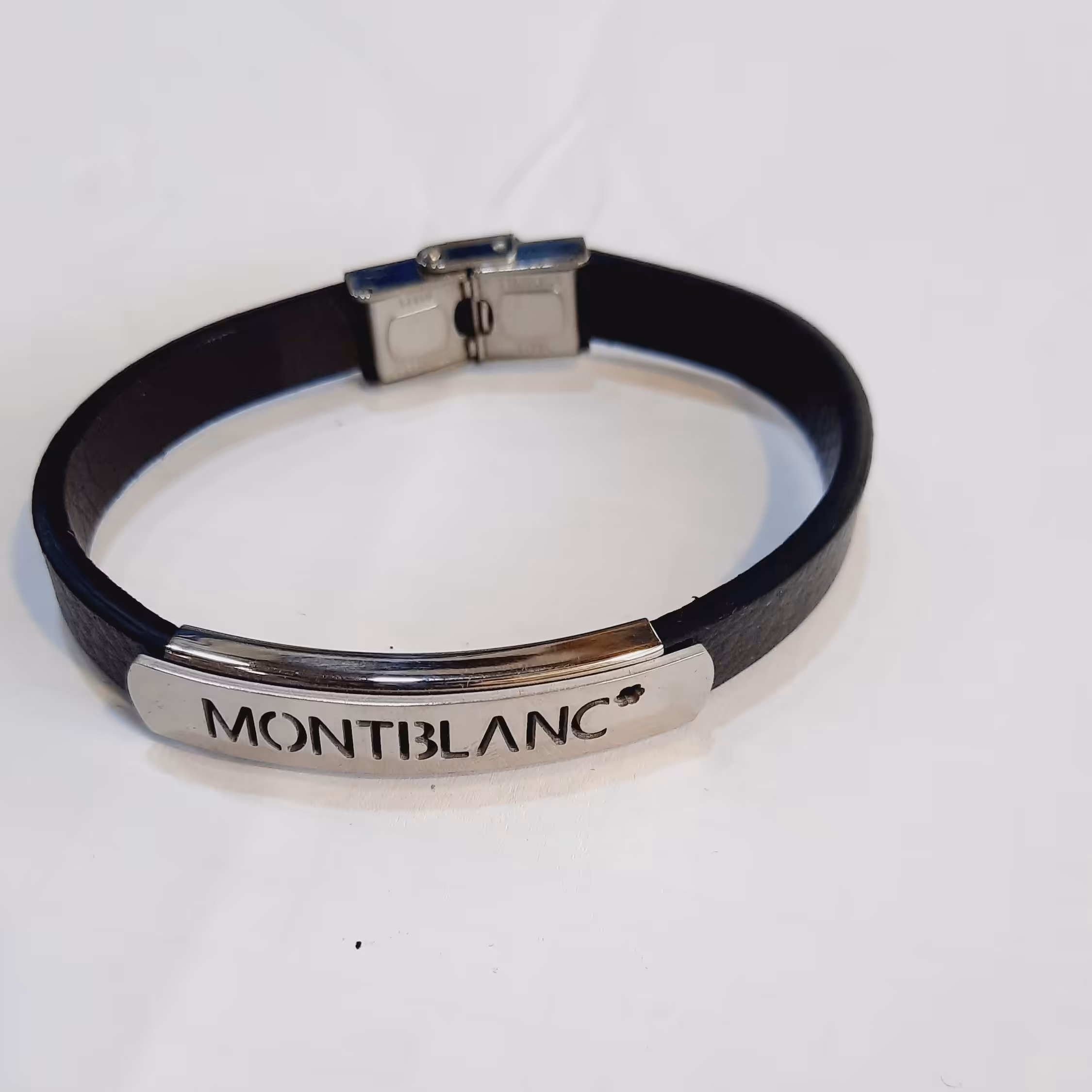 دستبند چرم اسپرت با پلاک سفید 