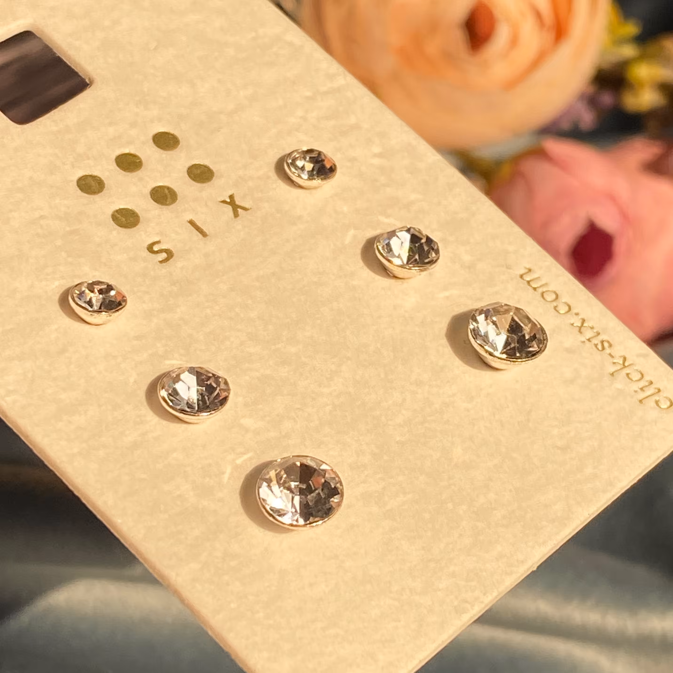 پک 3 تایی گوشواره کریستالی کاری بسیار شیک و زیبا درخشان در گوش