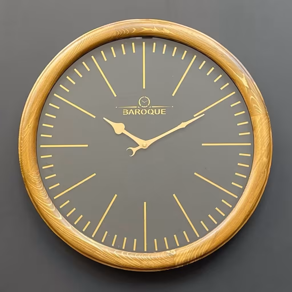 ساعت دیواری چوبی باروک