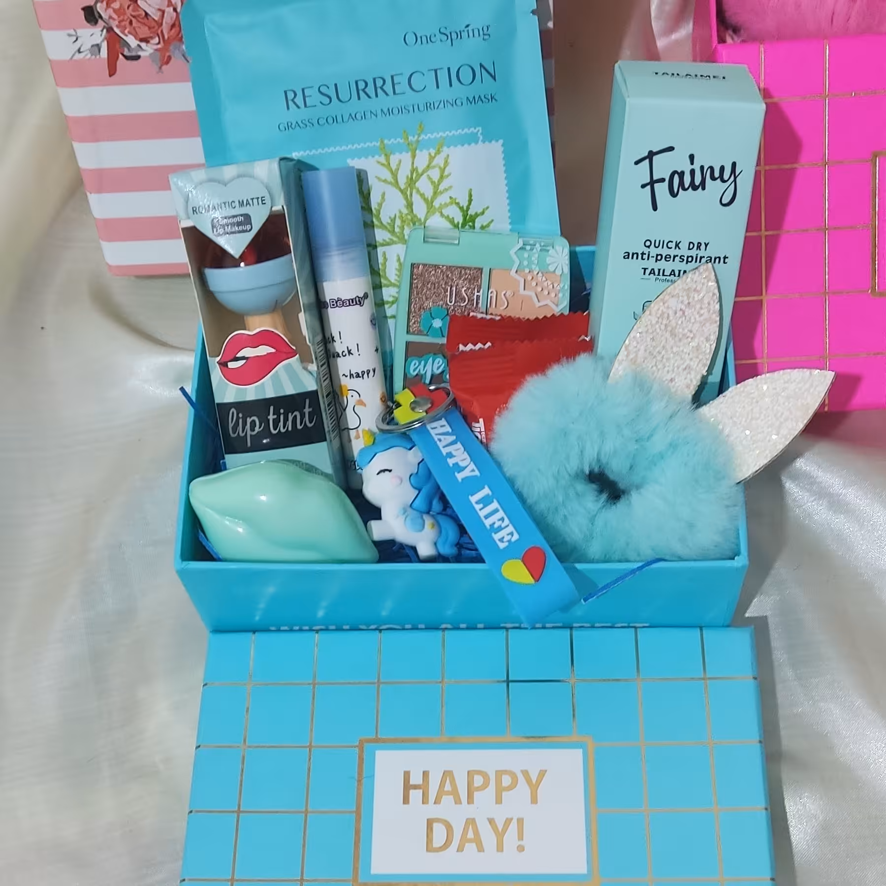 باکس هدیه آبی.