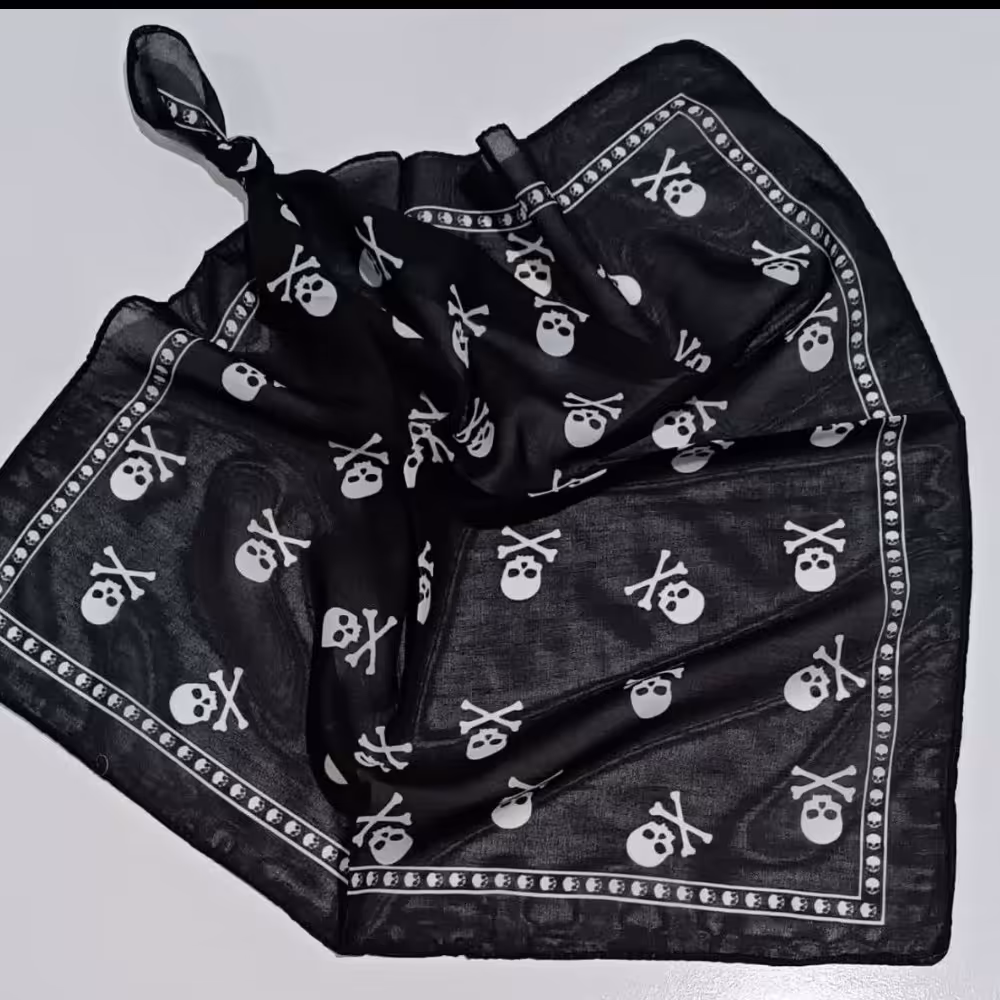 دستمال سر باندانا مینی دور دوخت سبک و اصلا لیز نمیخوره 