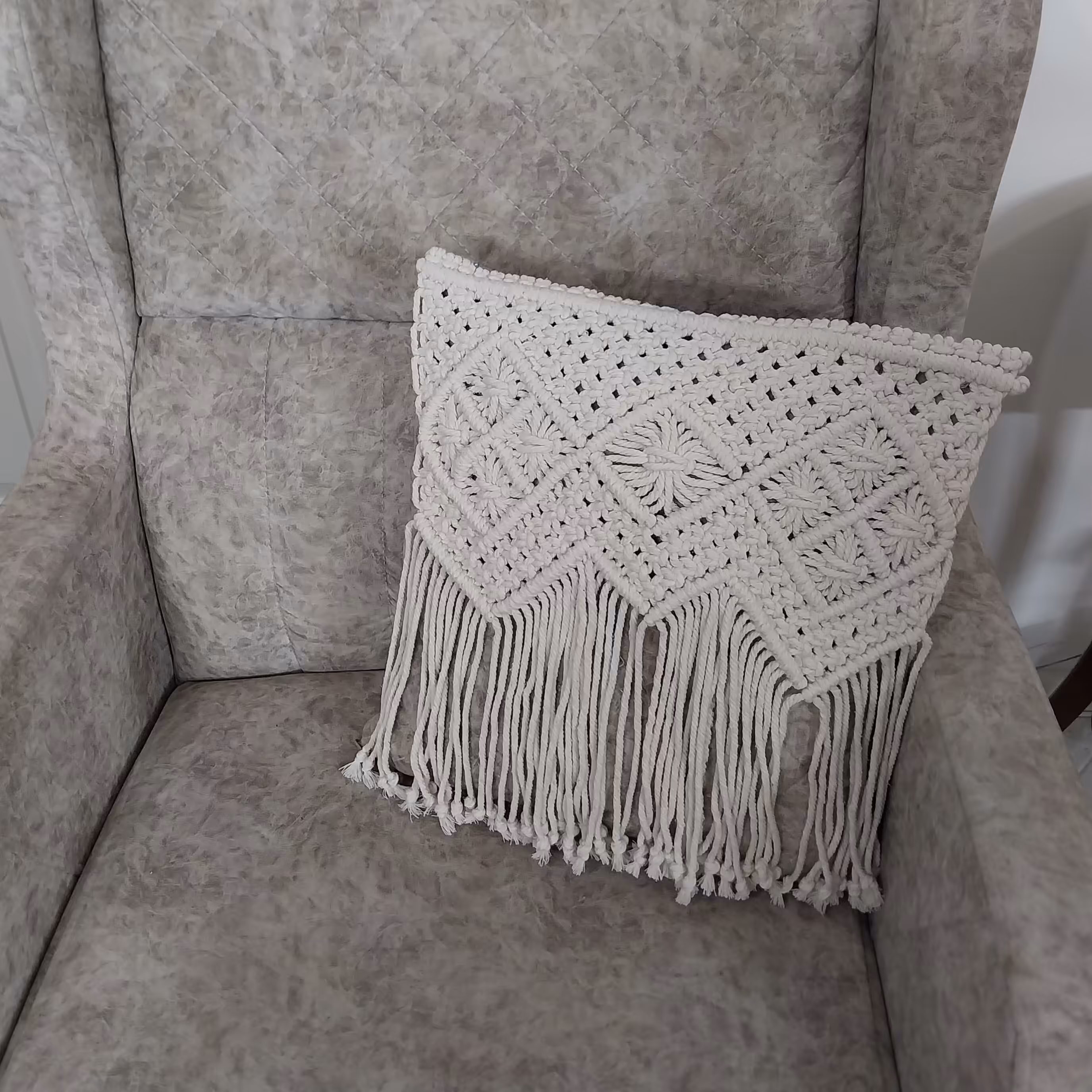 کوسن مکرومه شیری سایز 40 در 40 