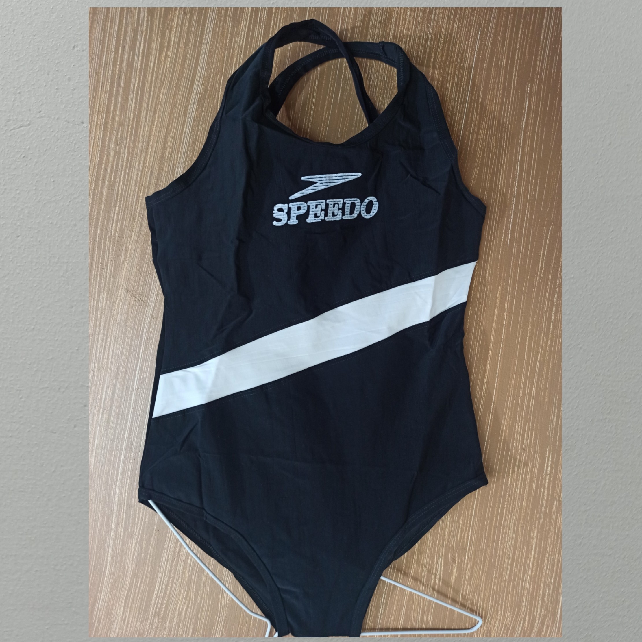 مایو زنانه اسلیپ speedo ضربدری به همراه کلاه