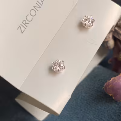 گوشواره نقره عیار 925 حک شده روی گوشواره بینظیر برای کادو تولد