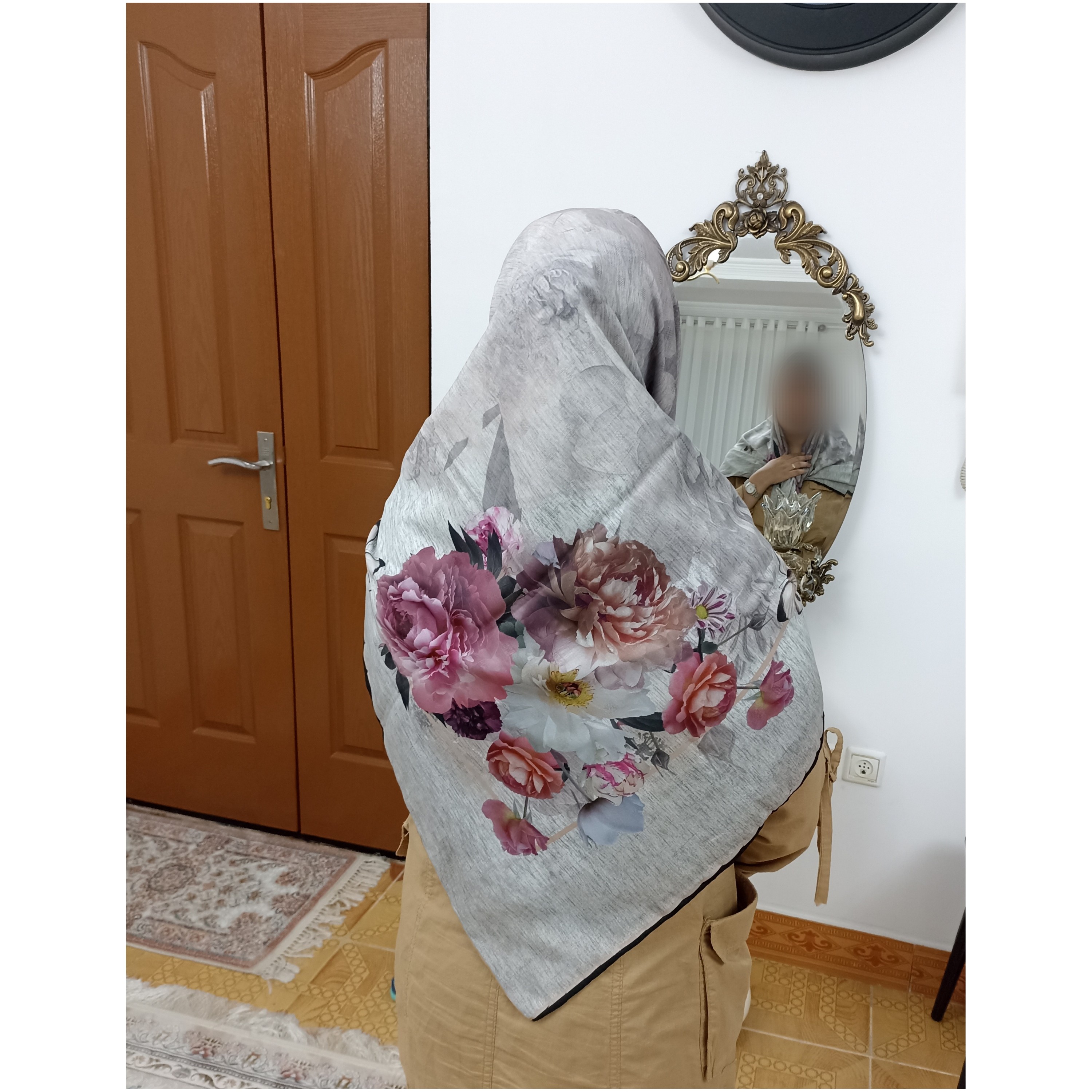 روسری نخی ویژه روز مادر حاشیه گلدار زیبا
