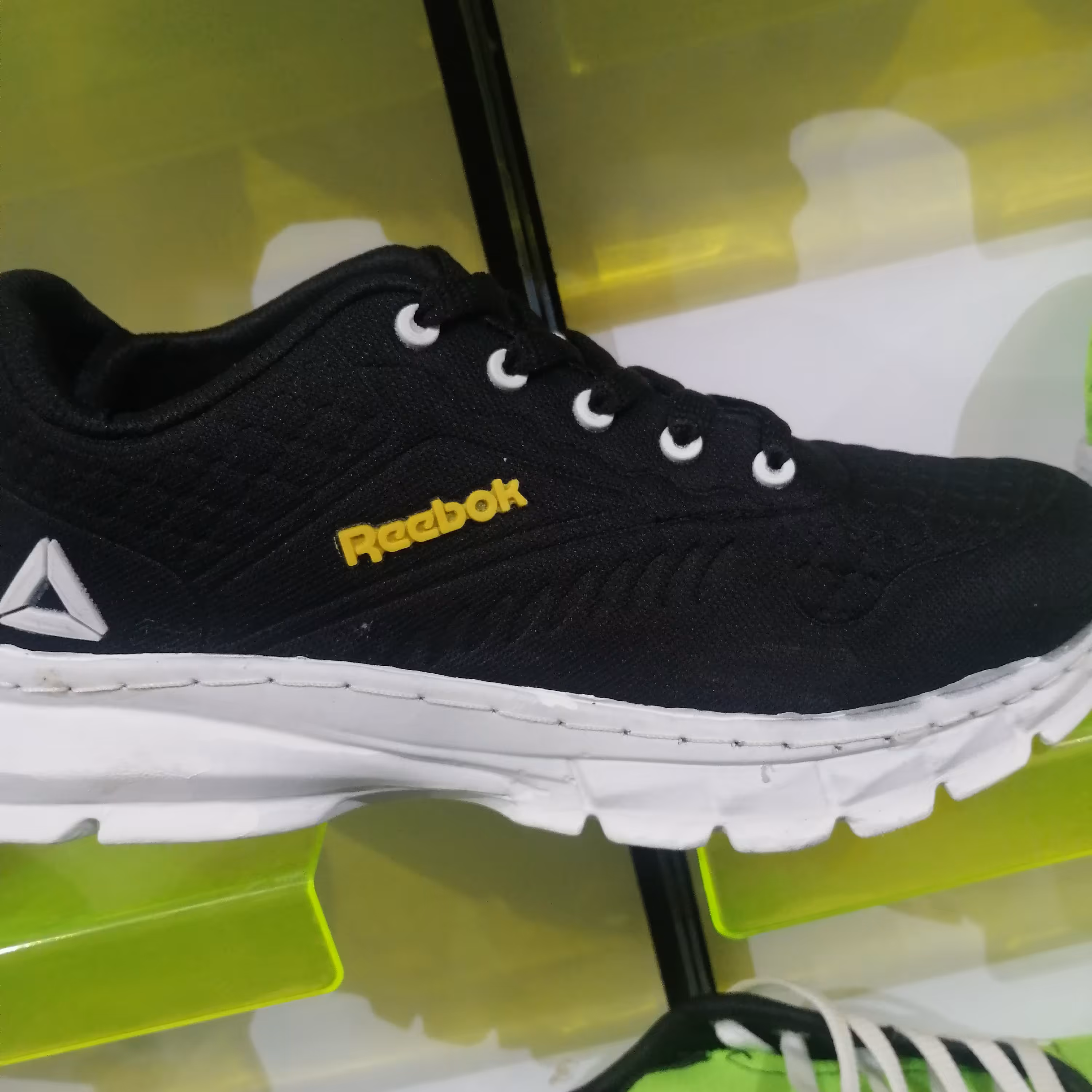 کتونی دوردوخت reebok