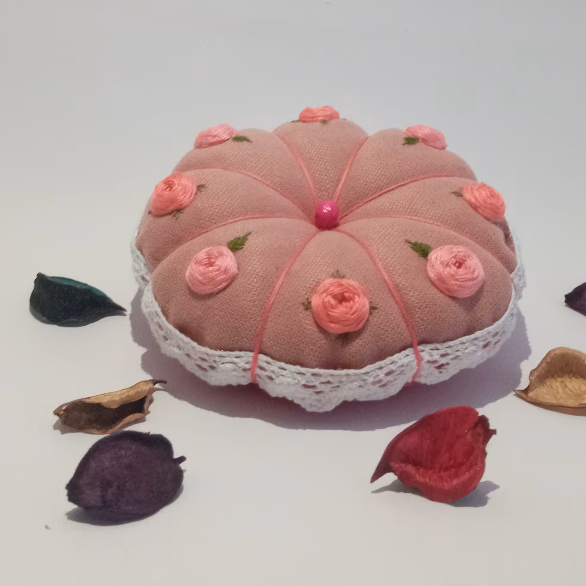 جاسوزنی گلدوزی شده با پارچه هازان در طرح و رنگ متنوع