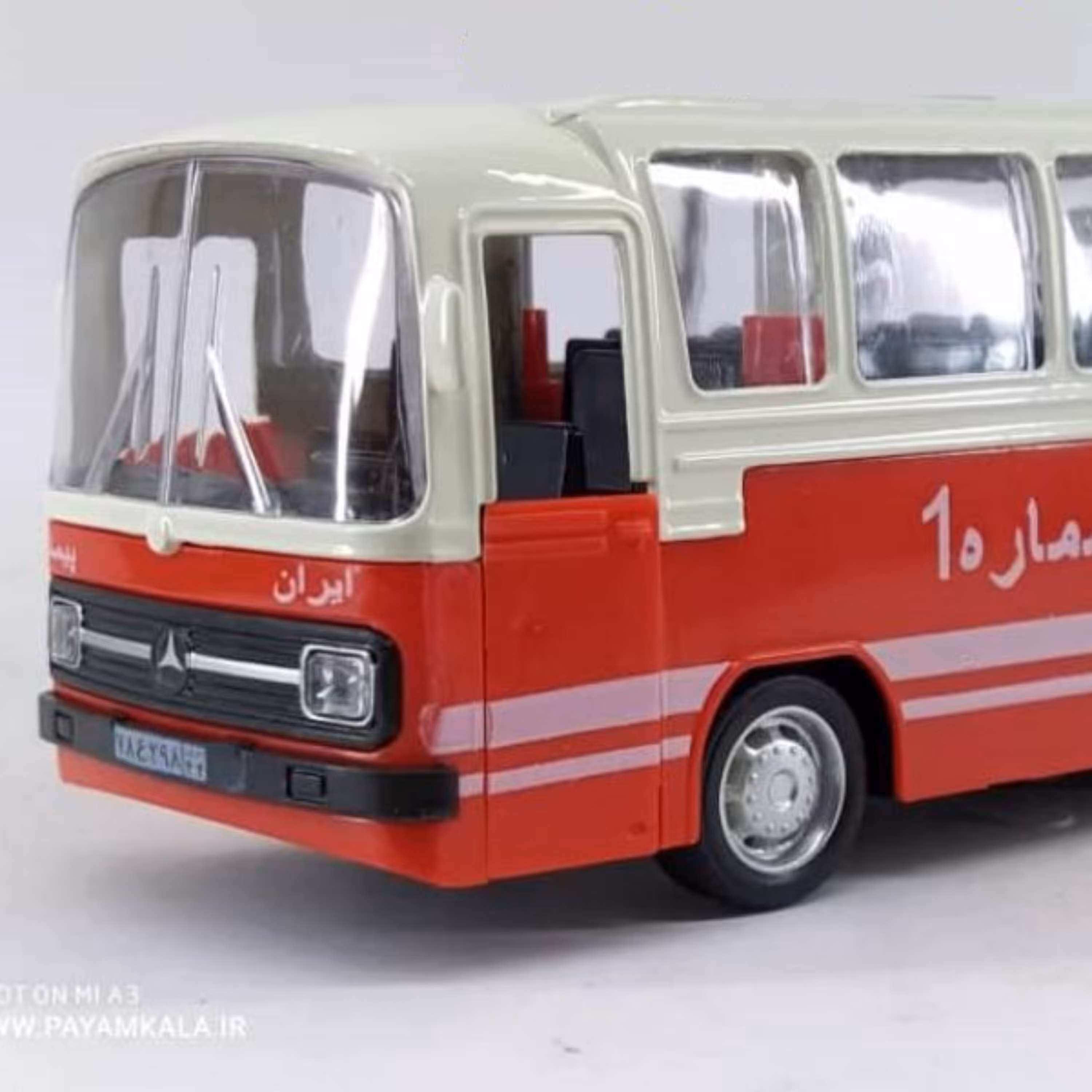 ماکت اتوبوس قدیمی (3384) قرمز 