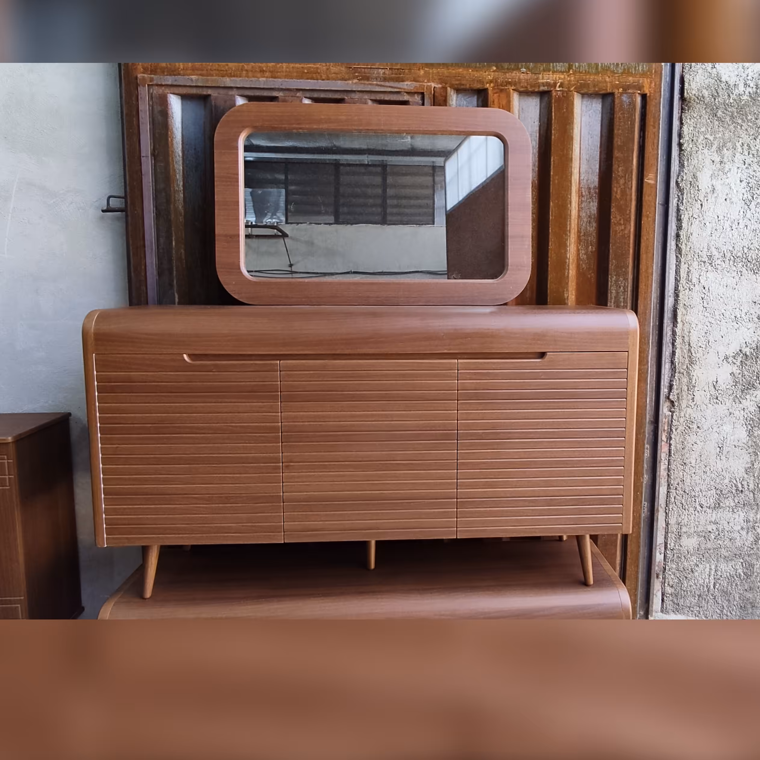 آینه کنسول مدل دُرنا ، تمام ام دی اف درجه یک ، روکش وکیوم کره ای ، ارسال پس کرایه ای