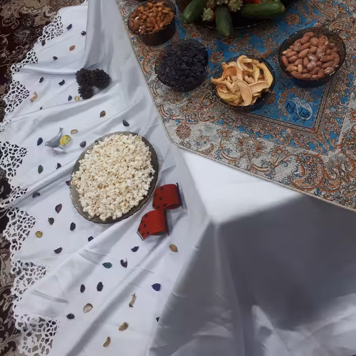 سفره ی ساتن میز خاطره و مناسبتی