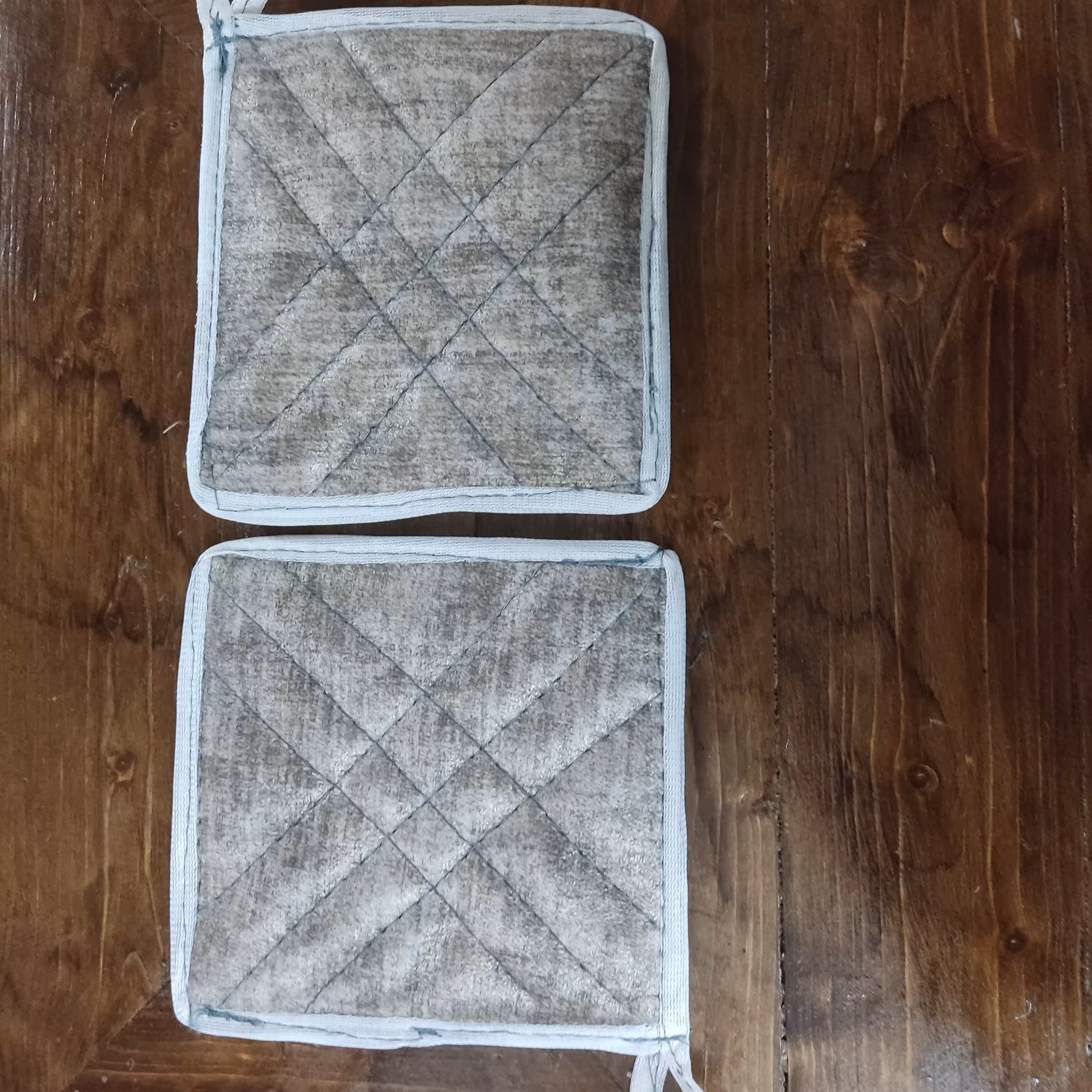 دستگیره آشپز خانه دو رو با پارچه مبلی و لایکو دوزی ومطلسه دوزی فوق العاده ونسوز . ارسال رایگان 