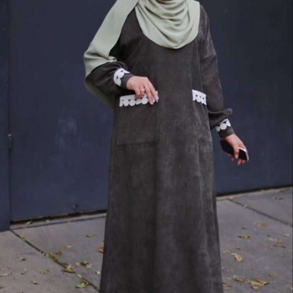 عبا زنانه مخمل کبریتی سایز 36تا 56 (قد 100تا140)