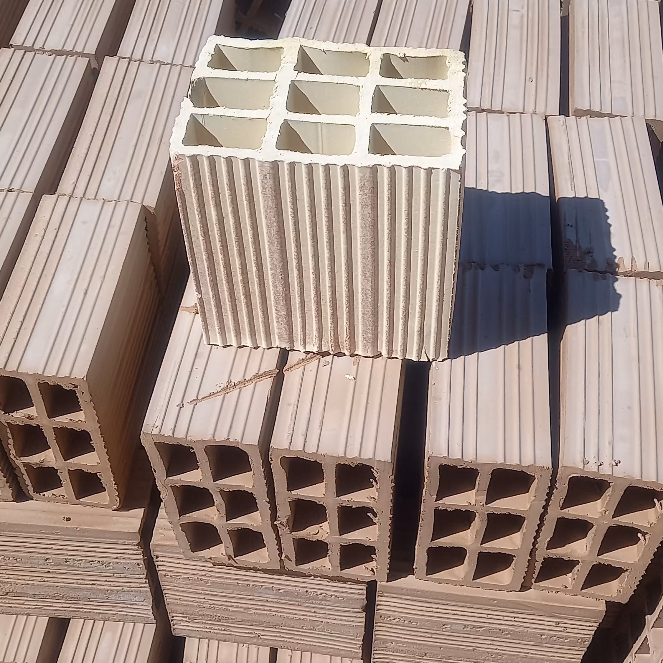 آجرپازلی  ونسوز