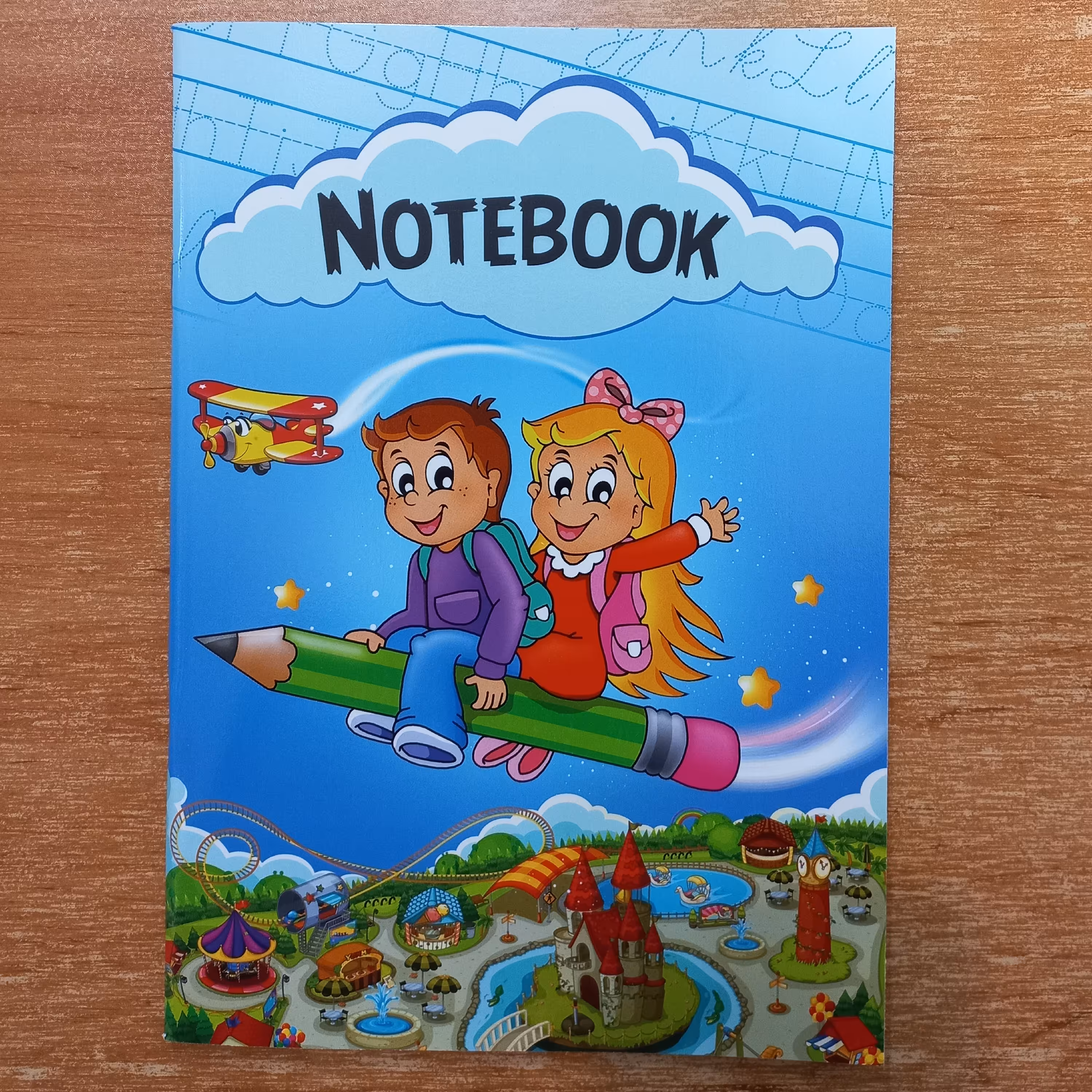 دفتر چهار خط زبان انگلیسی سایز وزیری بسیار با کیفیت و دارای آموزش خوشنویسی 