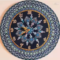 ساعت چوبی نقطه کوبی شده