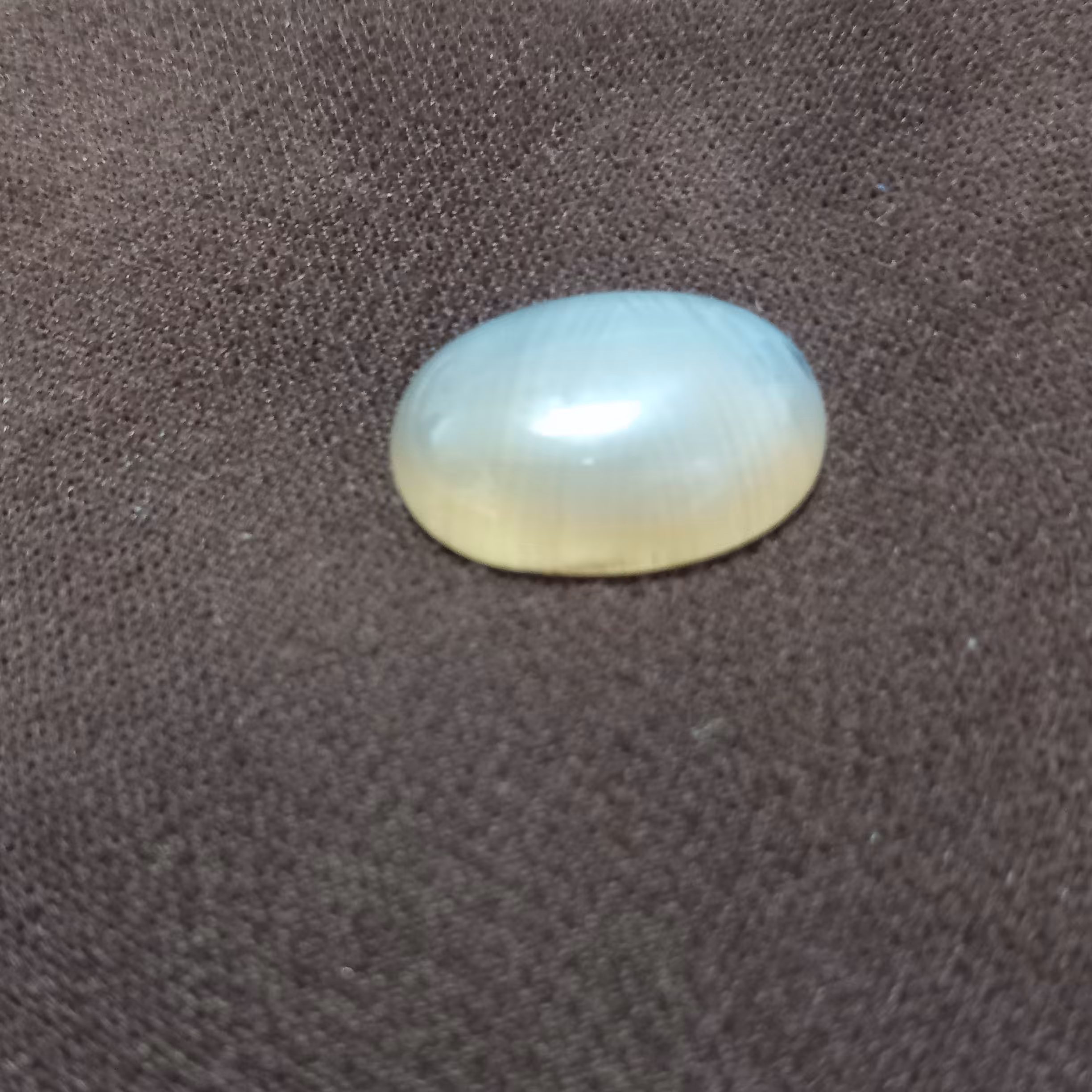 نگین عقیق سفید کرم کد 10