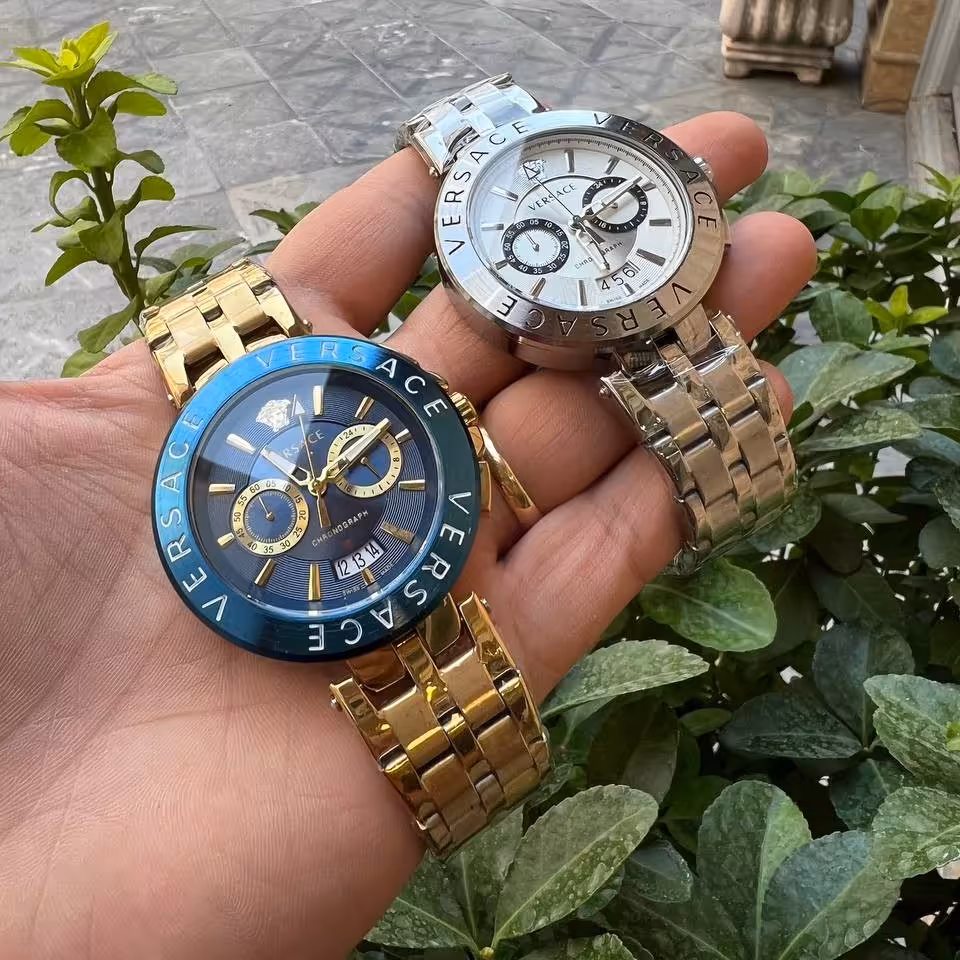 ساعت ورساچه سه موتور فعال کورنوگراف