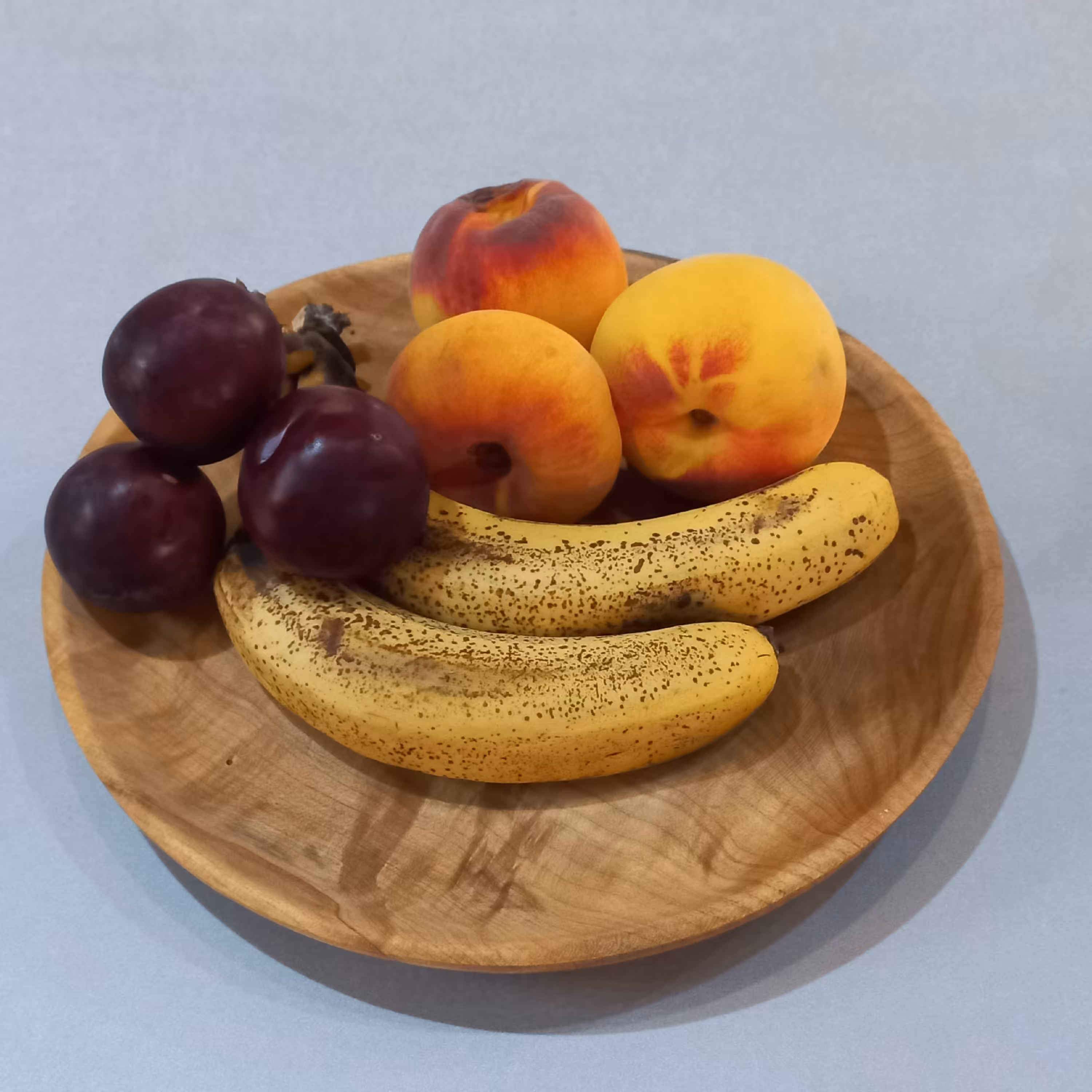 سینی بشقاب چوبی دایره ای چوب جنگلی.  پخش دارتو پخش