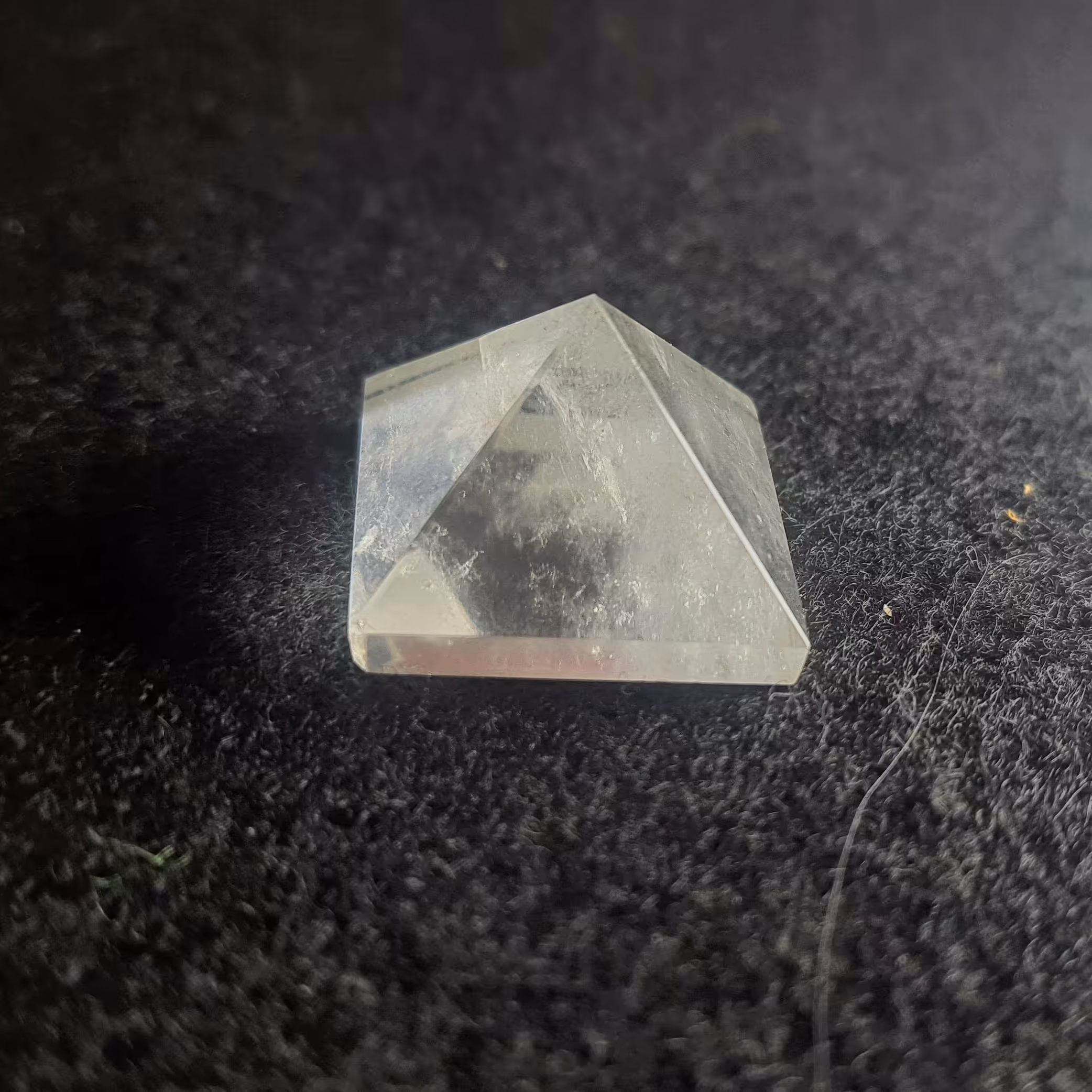 هرم کریستال کوارتز اصل و طبیعی