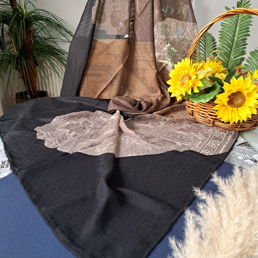 روسری زنانه نخ گارزا مشکی کرم 7 قواره 132cm 