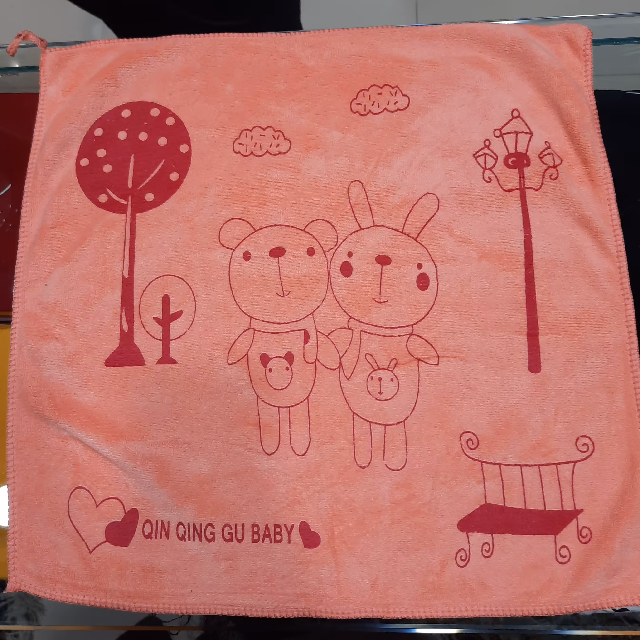 دستمال نانو گلس جنس عالی و ابگیر طرح خرس و خرگوش سایز 40در40