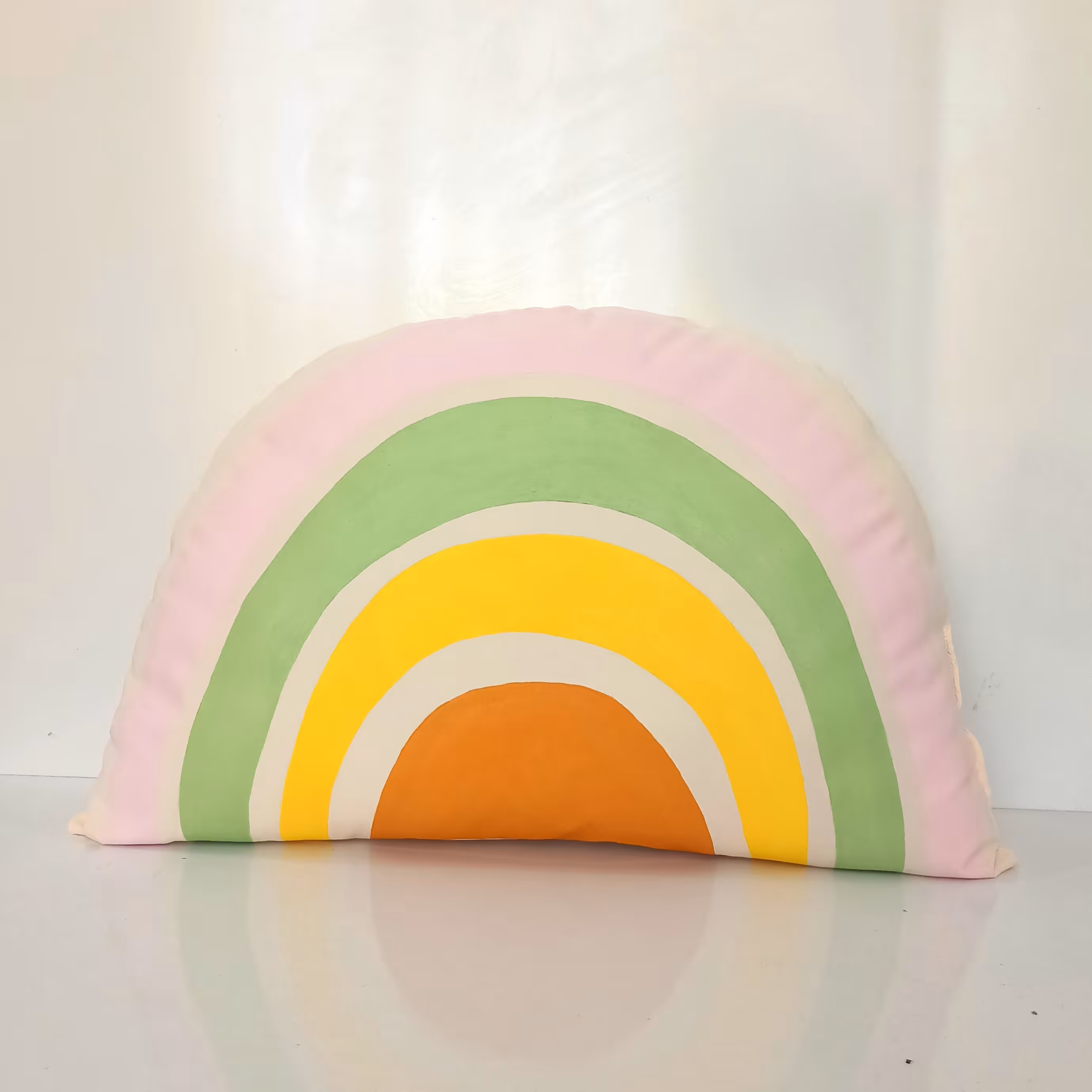 کوسن فانتزی کودک رنگین کمون، سیسمونی نوزاد