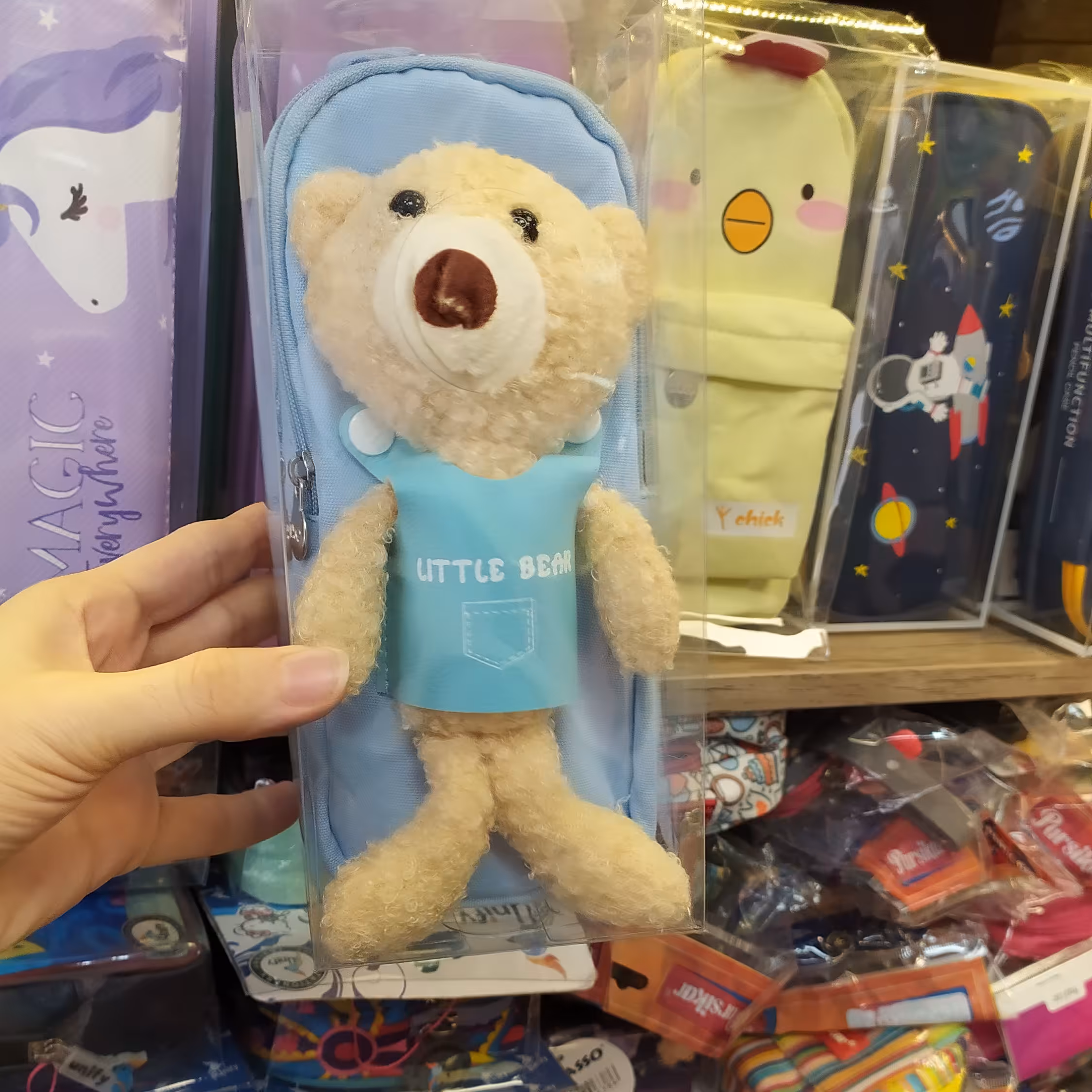 جامدادی خرسی در4رنگ (خرسی بعنوان عروسک، جدا شده و قابل استفاده است)