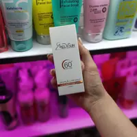کرم ضدآفتاب رنگی مدیسان مناسب پوست معمولی و چرب (فاقدچربی)