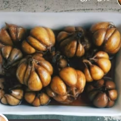 سیر ترشی خوشمزه و رسیده همدان