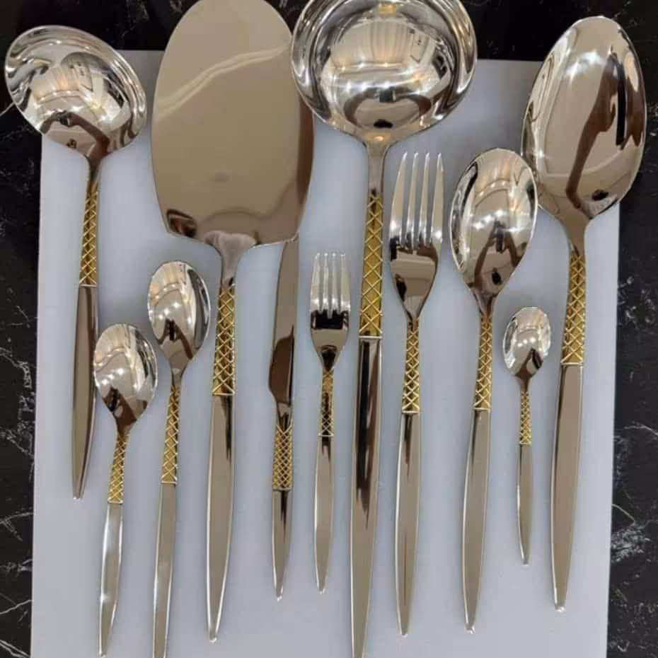سرویس قاشق و چنگال یونیک نیمه طلایی