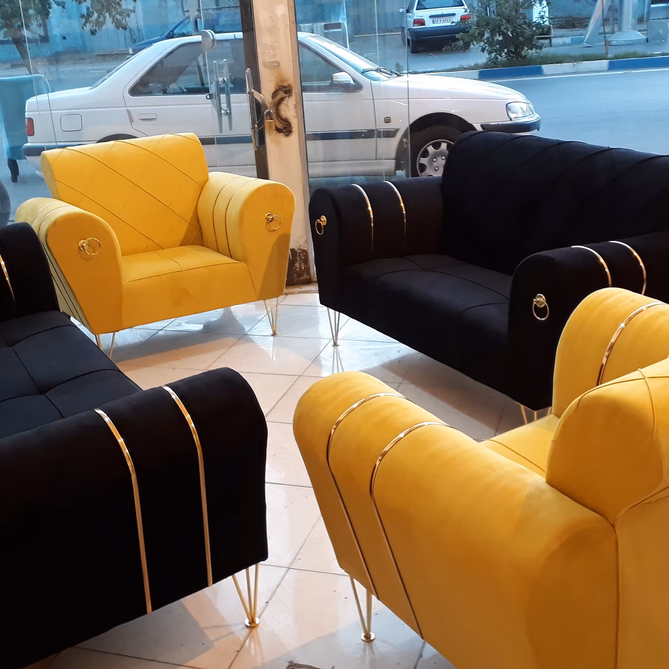 مبل اسکارلت راحتی ستاره
