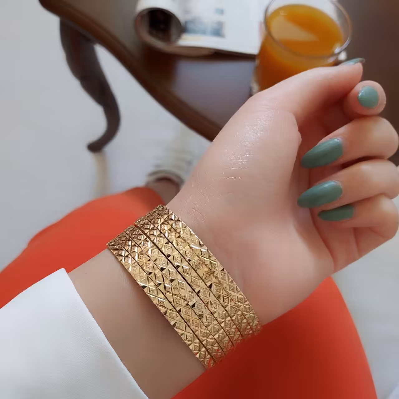 النگو طرح طلا برنجی