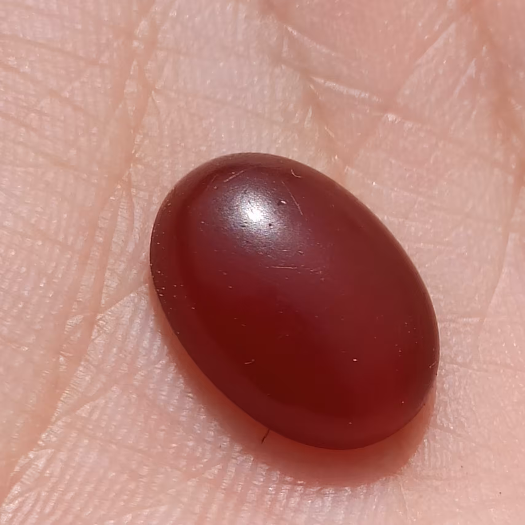 سنگ عقیق سرخ آلبالویی کهنه