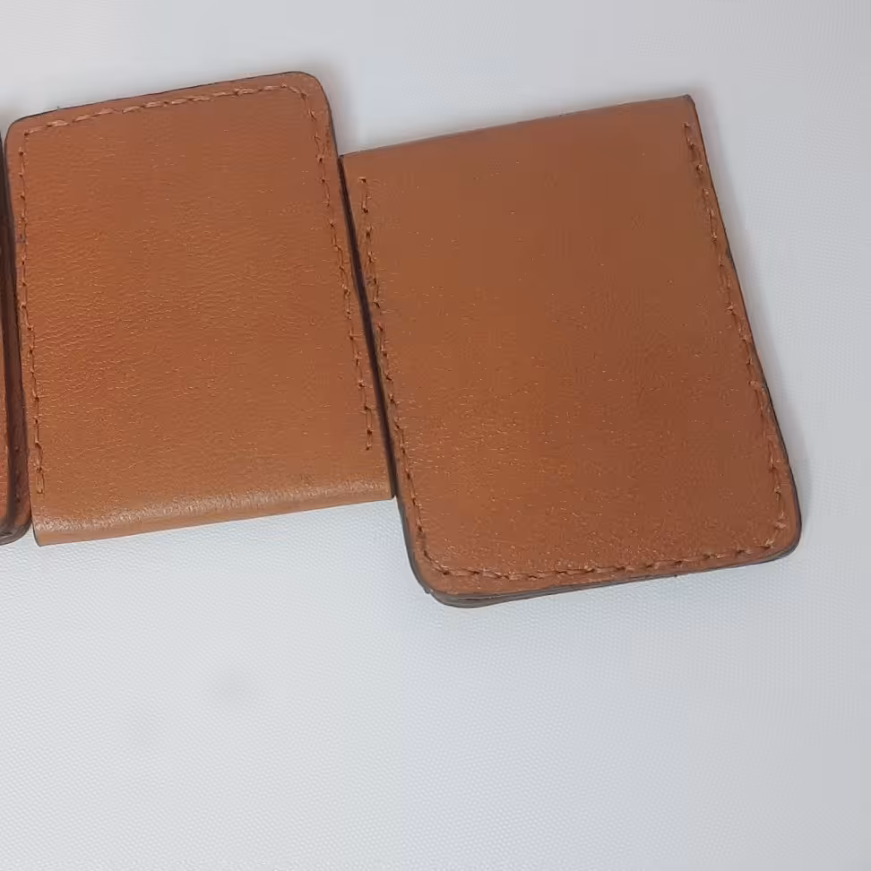 جاکارتی چرمی