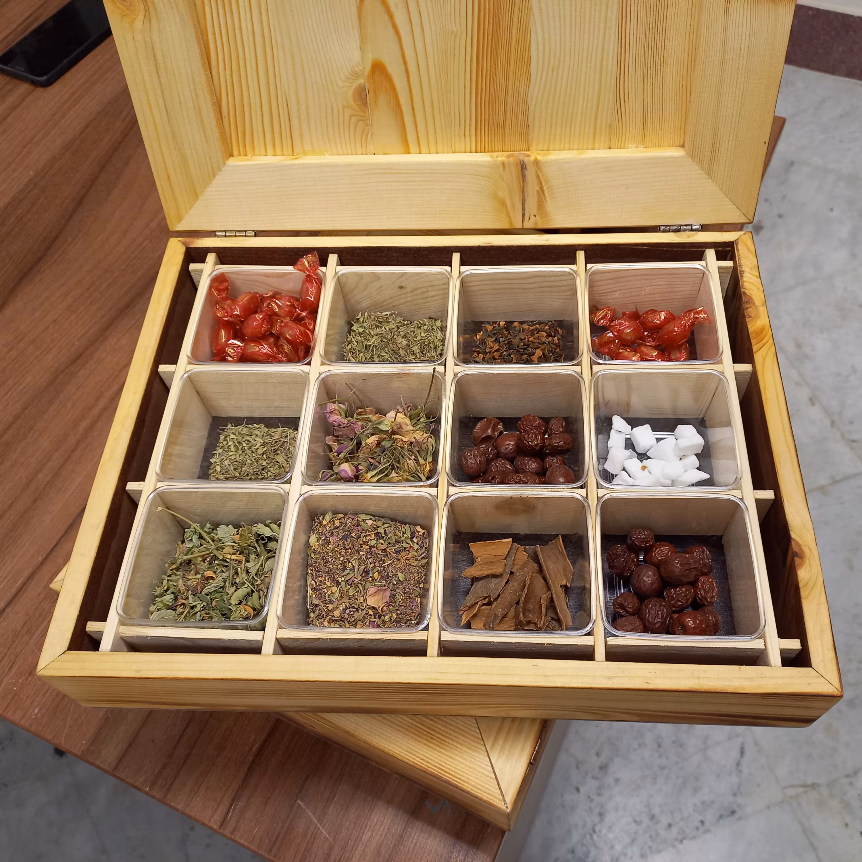 تیبگ چوبی دارای 12 خونه در ابعاد یک اندازه چوب روسی